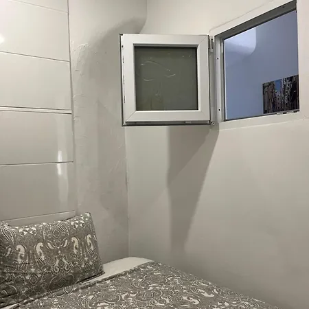Bang Bang Hostel *