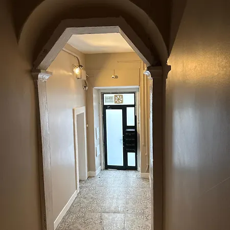 Bang Bang بيت شباب