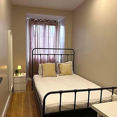 Bang Bang Hostel *